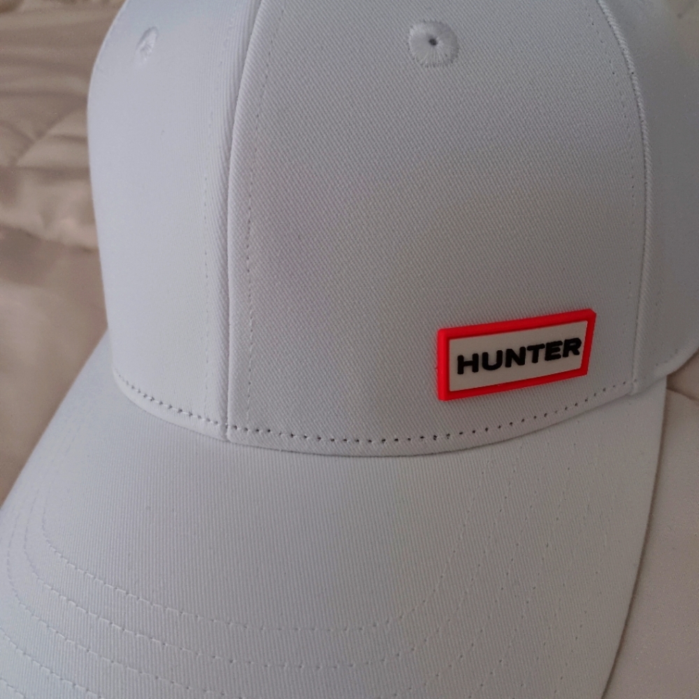 Hunter white hat